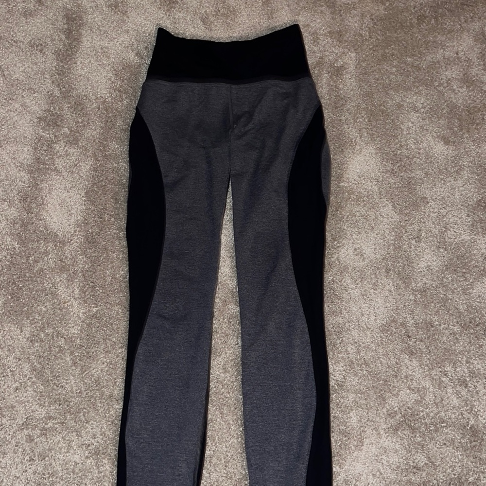 Lululemon black and gray women’s leggings